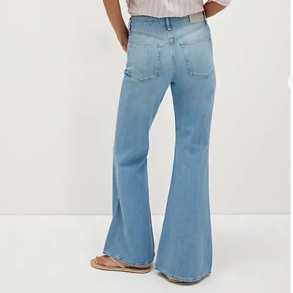 NWT Free People Avalon Drapey Flare Jeans in Vertigo